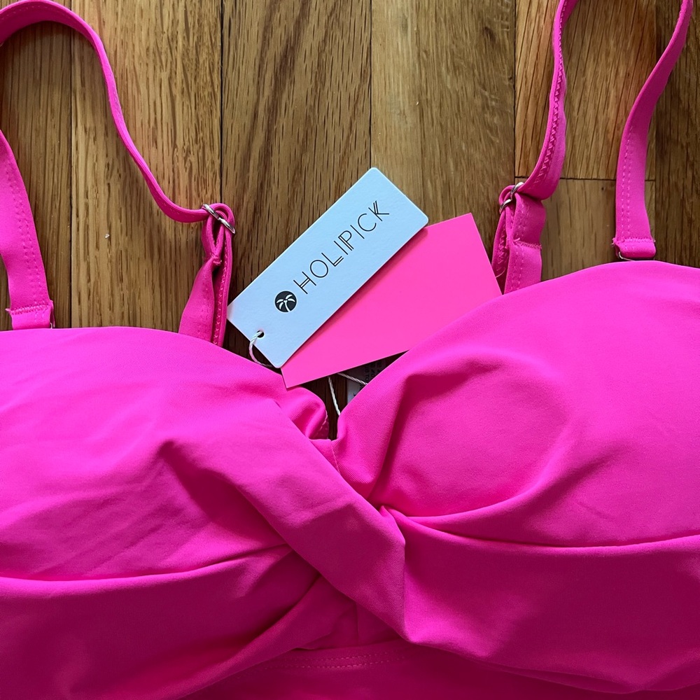 Bright Pink Wireless One-Piece Tankini with Adjustable Straps - Picture 2 of 2